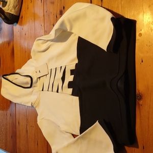 Nwt Nike boy hoody hoodie sz m 10/12 athletic black and white